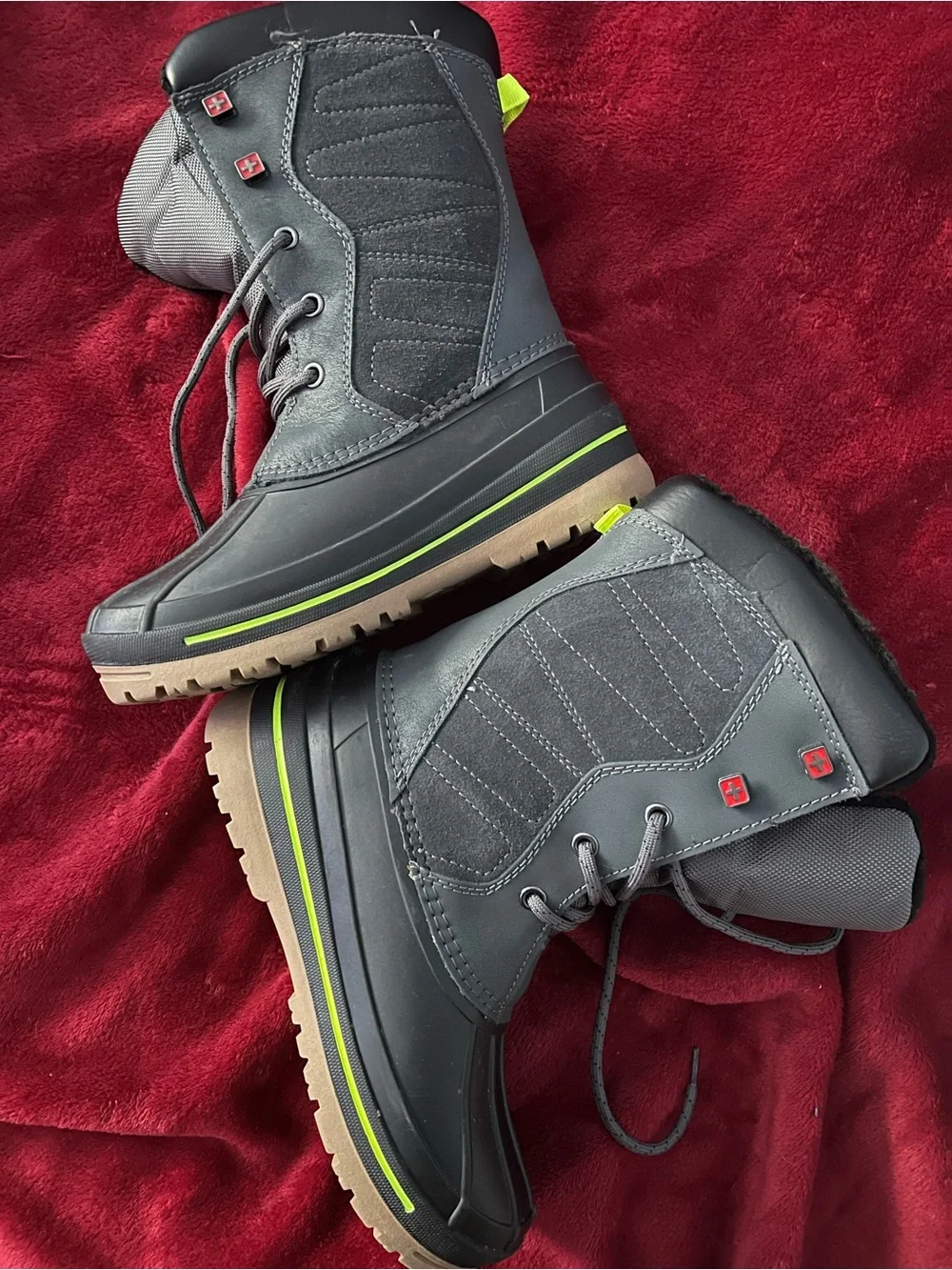 Boys Size 2 Swiss Tech Snow Boots